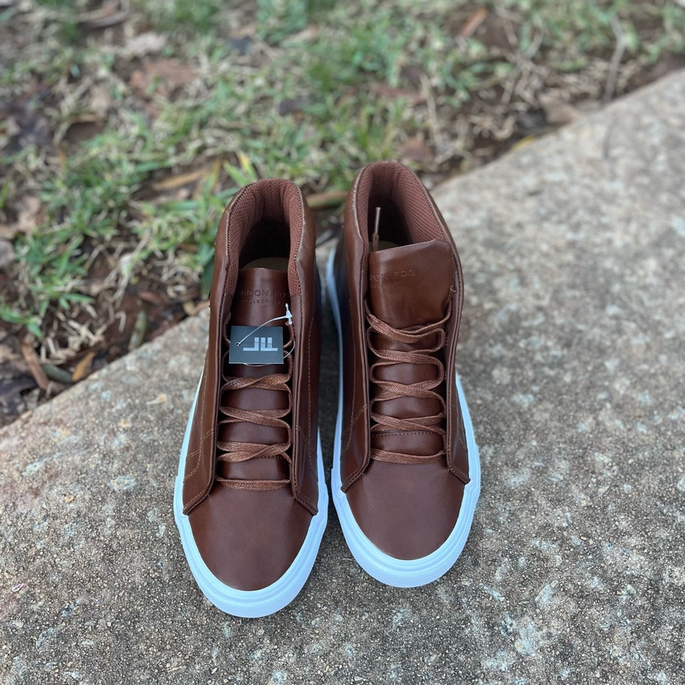 🆕 London Fog Men’s high top shoes. 9